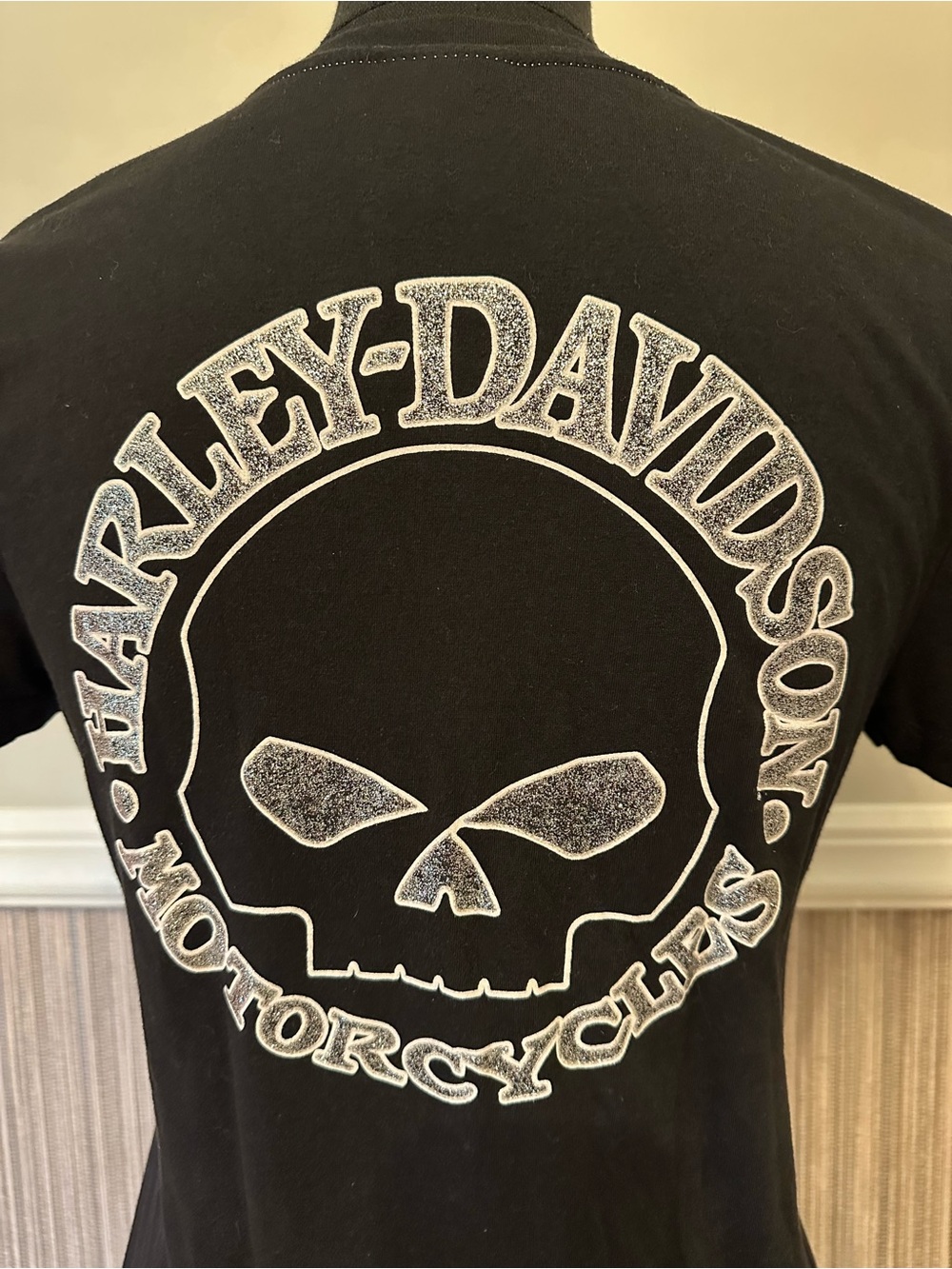 Harley-Davidson Las Vegas Skull Graphic V-Neck Tee Black Size Small - Picture 5 of 8